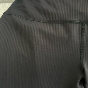 lululemon athletica Black Wunder Train High-Rise Ribbed Crop 23” size 8